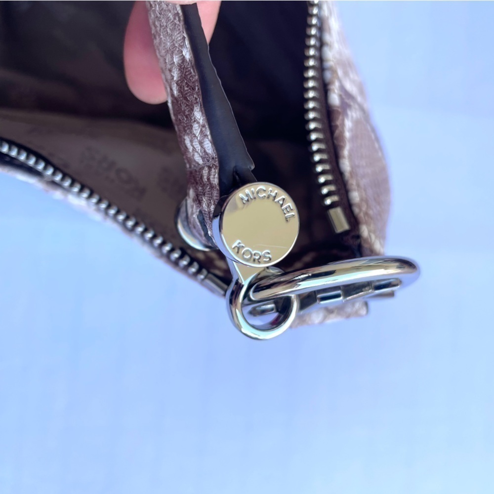 👜 Michael Kors Fulton Medium Top Zip Shoulder Bag Embossed Leather in Dark Sand - Picture 15 of 15